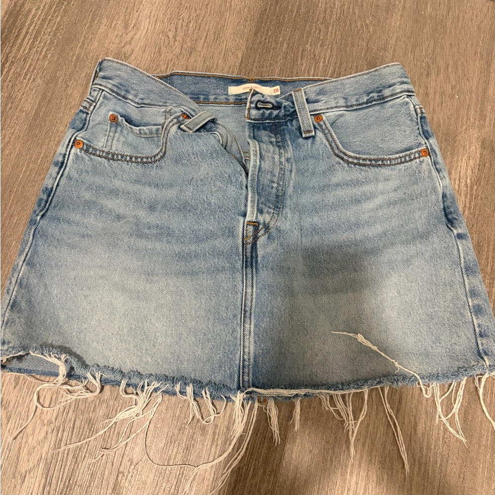 Levi’s Icon Skirt Light Blue Denim Distressed